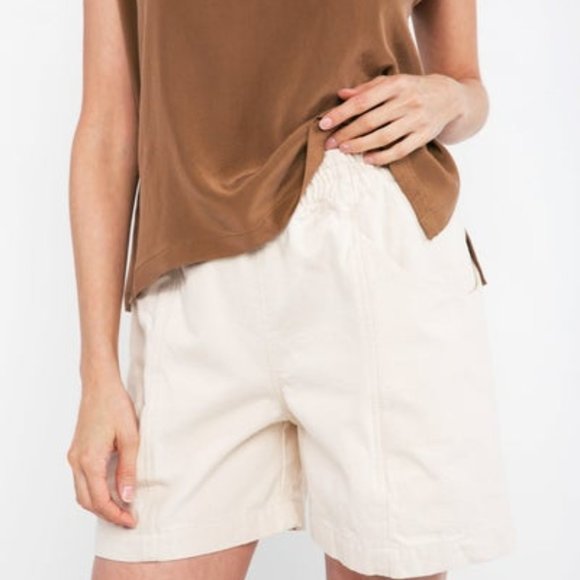 Elizabeth Suzann Pants - Elizabeth Suzann Clyde Shorts in Natural Canvas (Size 8)